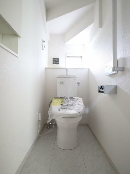 トイレ 【2号棟】温水洗浄機能付き便座（1F、2F）