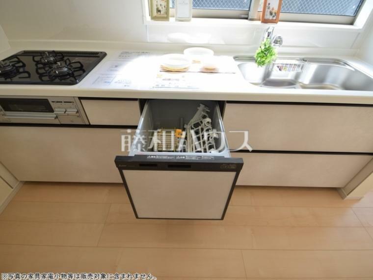 キッチン 2号棟　キッチンには家事時間を短縮する食洗機付き。　【練馬区石神井町6丁目】