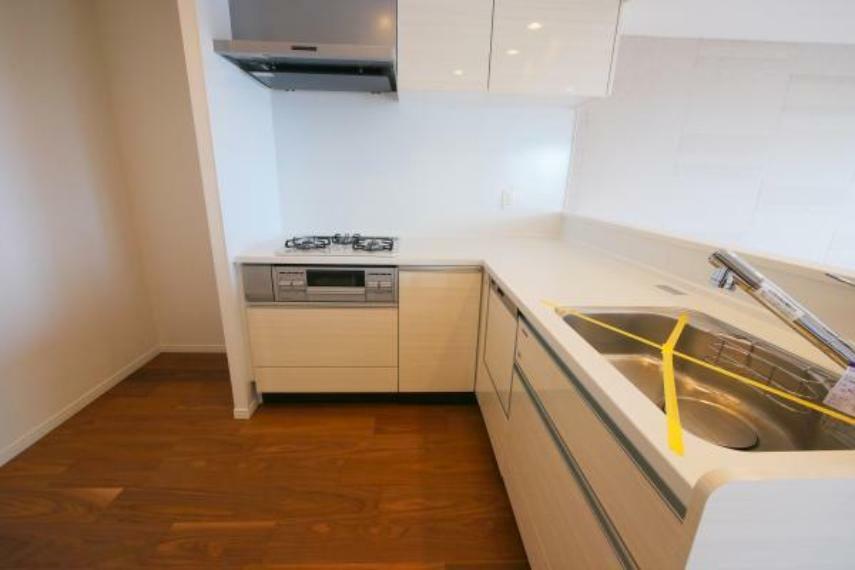 キッチン ■家事効率の良いL型システムキッチン（ビルトイン食洗機＆浄水器付き）