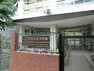 中学校 渋谷区立原宿外苑中学校 徒歩7分。