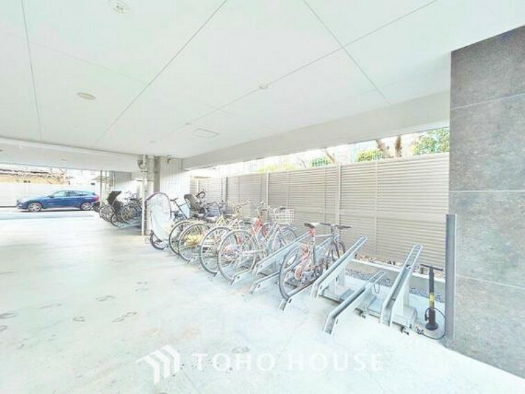 駐輪場 広さがしっかり確保された敷地内駐輪場。かさ張る自転車も安心して停めることができます。