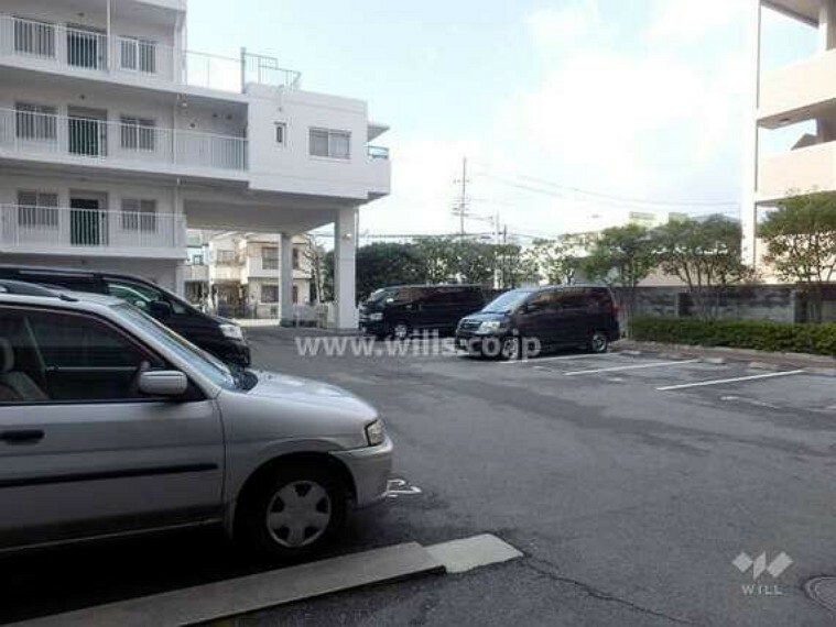 敷地内駐車場 敷地内駐車場（屋外平面式）