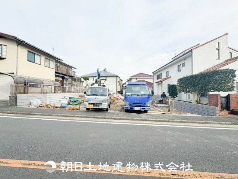 現況外観写真 【外観・立地】時代の流行ではなく拘りを貫く。シックなカラートーンで街並みに溶け込む外観は、絶妙なバランスで輝きを放ちます