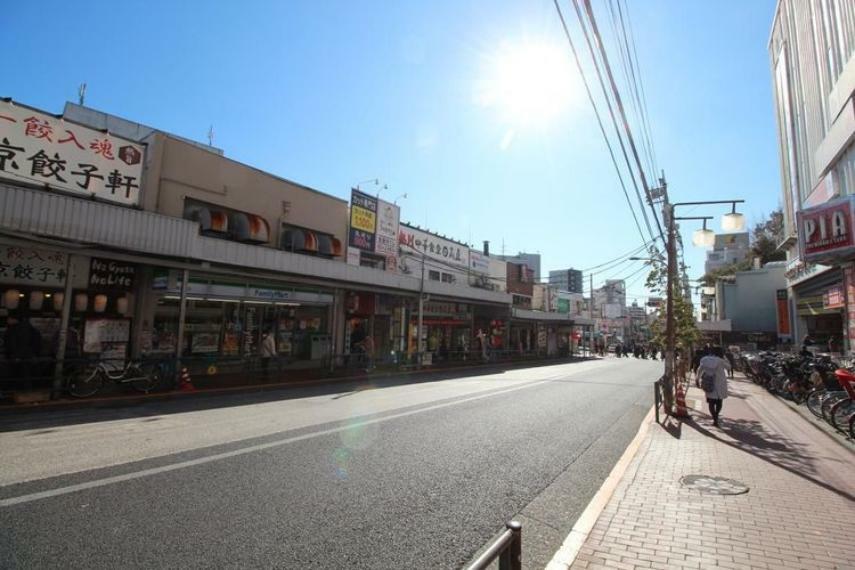 大森駅（JR 京浜東北線）まで徒歩13分。複数路線が利用可能で御座います。品川駅まで10分以内でご利用可能です。