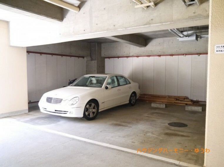 建物内に駐車場も完備。