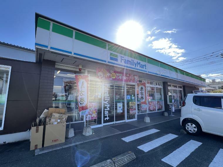 コンビニ ファミリーマート 大野城山田店