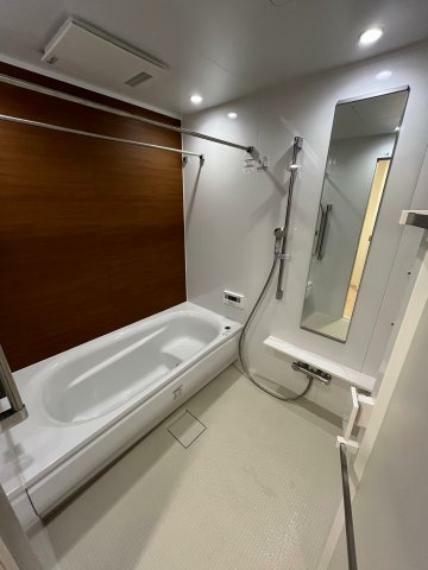 浴室 1620サイズのユニットバス 電気式暖房浴室乾燥機は防湿、防カビ対策に、浴室周りの暖房、洗濯の乾燥に大変重宝します