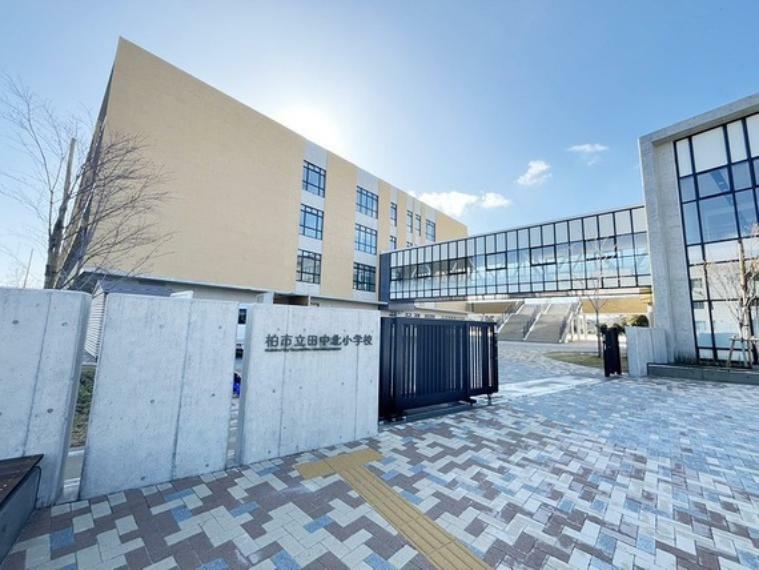 小学校 柏市大青田1536-1の校舎より,船戸1-7-1の新校舎へ移転開校。