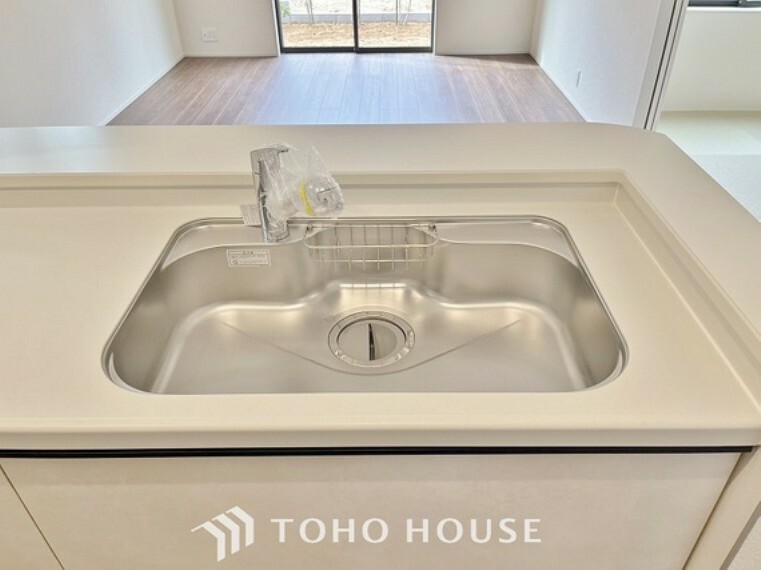 キッチン クリアな水が毎日使え、見た目にもスマートな浄水器一体型。