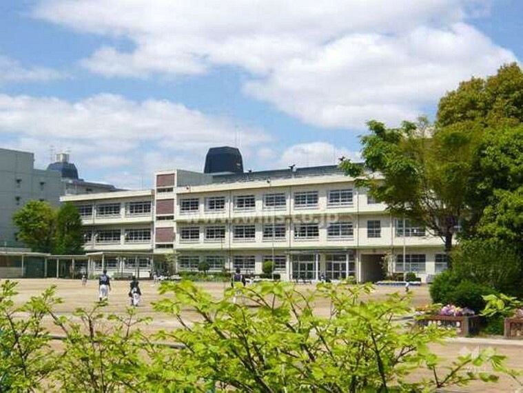 小学校 上坂部小学校［公立］の外観