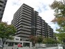 外観写真 【外観】「フォルム千里中央」は、北大阪急行「千里中央」駅から徒歩6分の場所にあるマンションです。