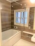 浴室 浴室乾燥暖房機付きの浴室です。追い焚き機能も付いているため、入浴時間がバラバラでも快適な温度で入浴できます。