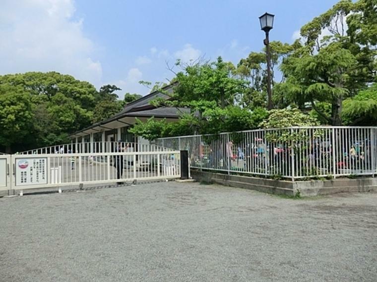 幼稚園・保育園 鶴岡幼稚園 鶴岡八幡宮内にある幼稚園。教育時間　9時から13時30分