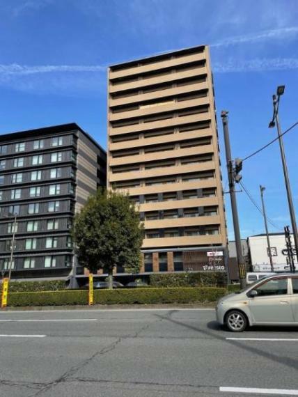 外観写真 14階建てマンションの3階部分！