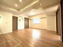 ナチュラルな床色は、家具も合わせやすいですね<BR/>家族団らんのひと時を、くつろげる空間にしてくれます