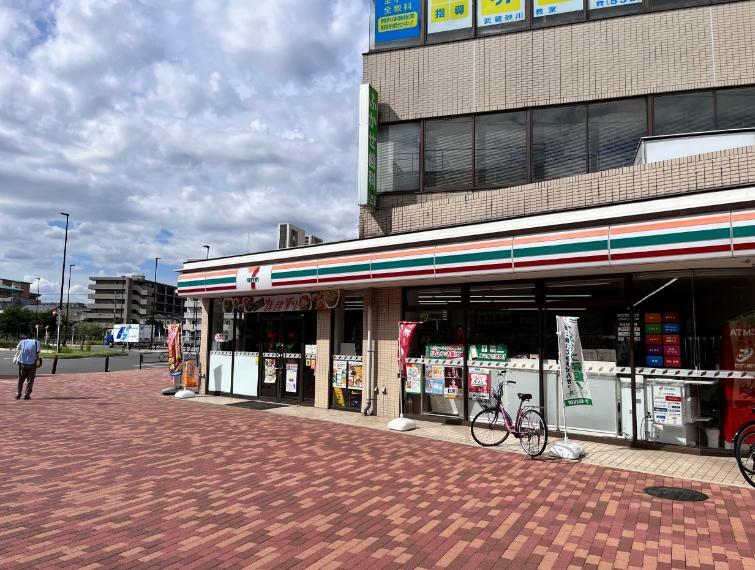 コンビニ ■ セブンイレブン武蔵砂川駅前店