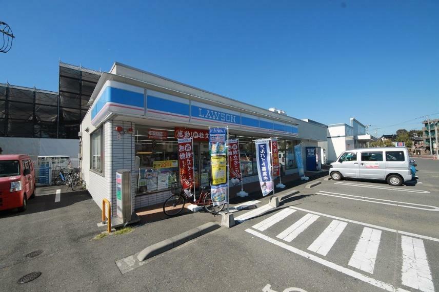 コンビニ ローソン福生南田園3丁目店