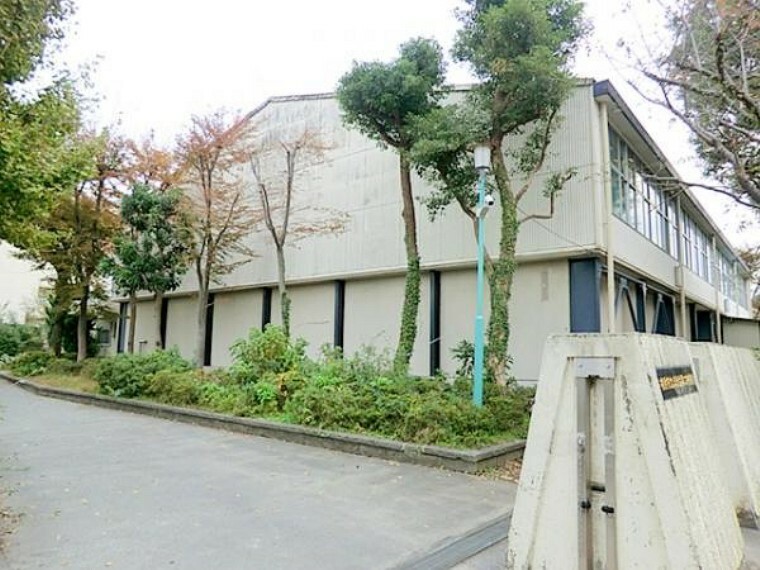 中学校 横浜市立洋光台第二中学校　約400m