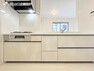 機能的な床下収納と対面式キッチンで居心地の良い住空間！