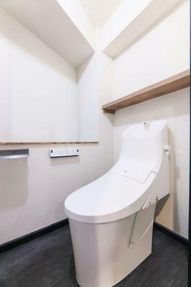 トイレは温水洗浄便座付です。※画像はCGにより床・壁を加工し、家具等を削除したイメージです。