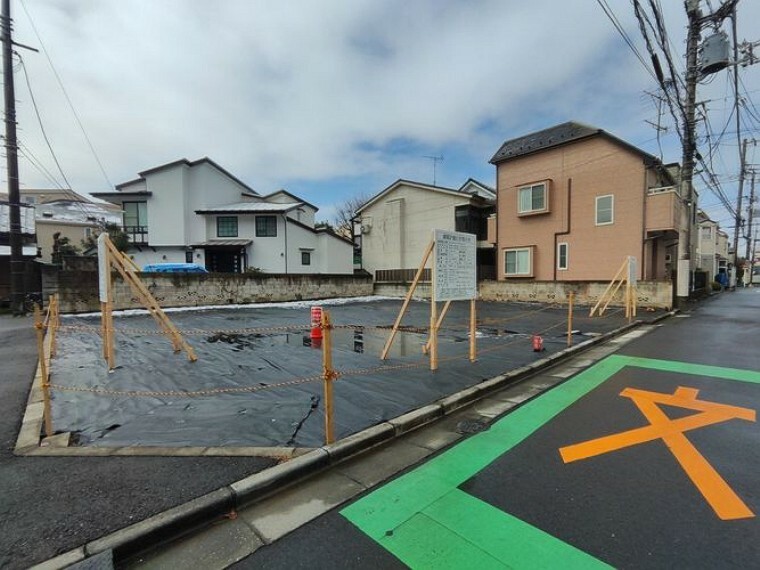 現況写真 西武新宿線「新井薬師前」駅徒歩3分、JR中央線「中野」駅徒歩23分。