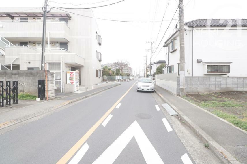 現況写真 前面道路含む現地写真です