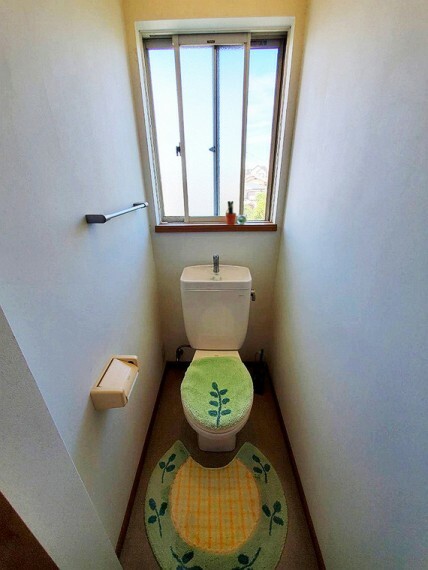 トイレ 【2階トイレ】1階と2階に設置されていますので忙しい朝も安心です。