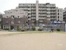 外観写真 ライオンズマンション茨木東中条町の外観（東側から）