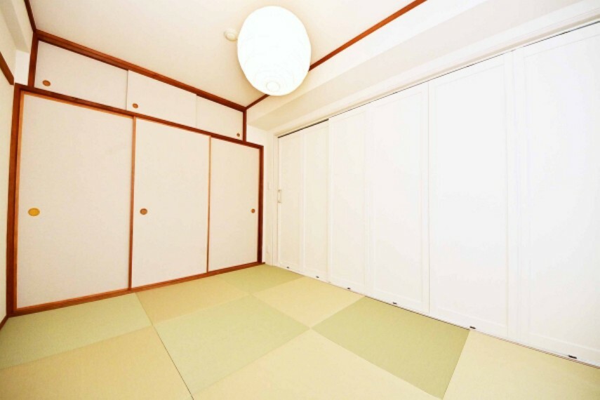和室 琉球風畳を使用しています。ゆったりとくつろげる空間です。