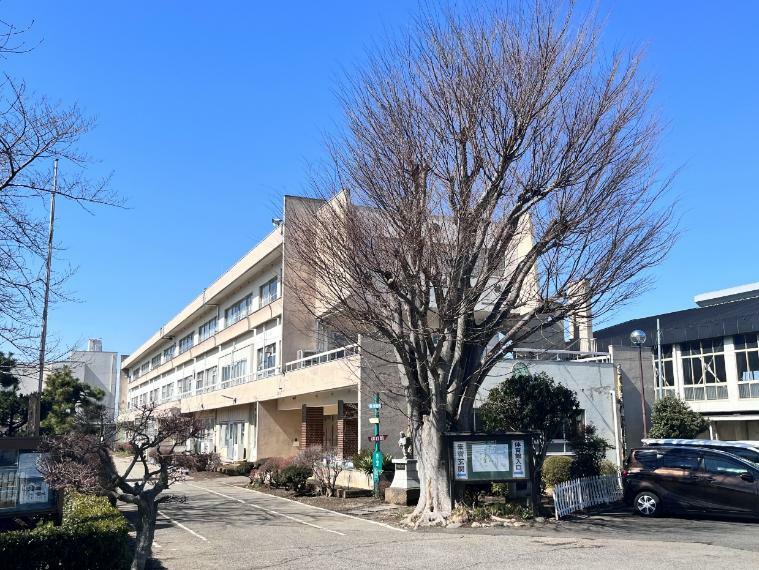 小学校 ■ 杉戸町立　泉小学校