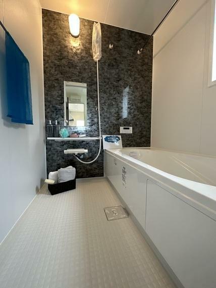 室内干しに最適な浴室乾燥機 熱々の湯船に入って冷水シャワーや冷房機能を使いチルタイムも味わえます