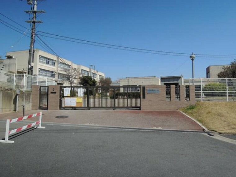 小学校 桃山台小学校