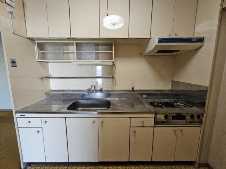 キッチン 豊富な収納力で調理器具もしっかり片付きます！