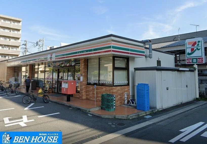 セブンイレブン川崎京町1丁目店 徒歩2分。時間がない時にさっと寄れて便利なコンビニ。