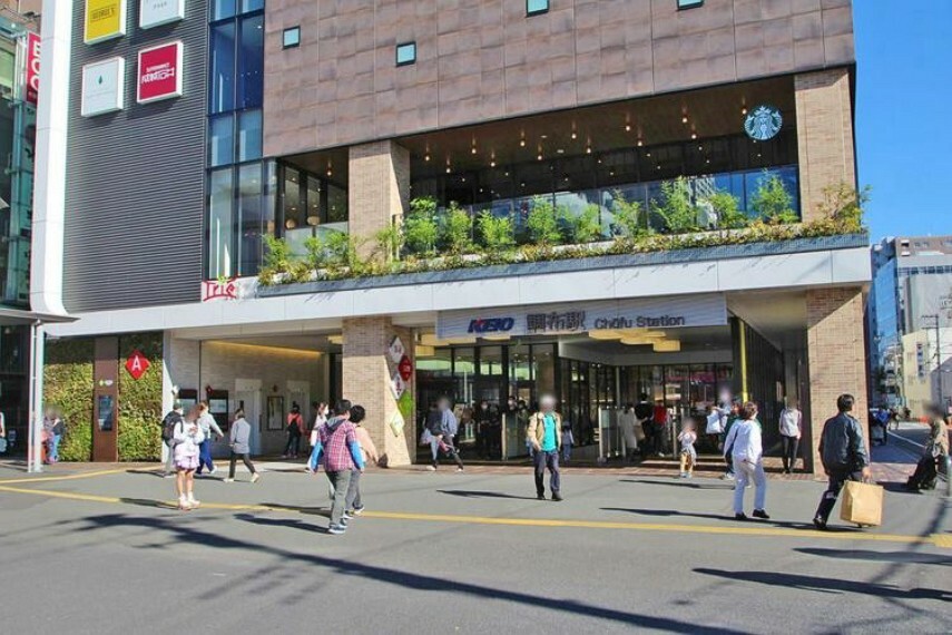 調布駅（京王 相模原線） 徒歩33分。京王線の特急停車駅で新宿まで最短16分でアクセス可能。周辺はパルコやとうきゅうなどの商業施設で賑わい、市役所もございます。バスの路線は中央線の駅や多摩川の先まで…