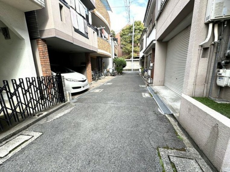 現況写真 前面道路含む現地写真です