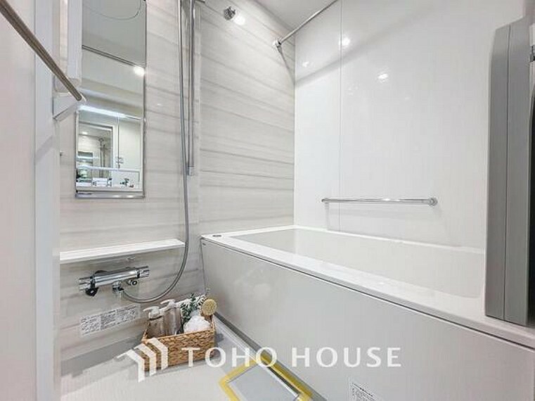 浴室 「リフォーム済・快適バスルーム。」癒しの空間バスルームです。天気に左右されずに洗濯物を乾かせる、浴室乾燥機・オートバス機能付きです。