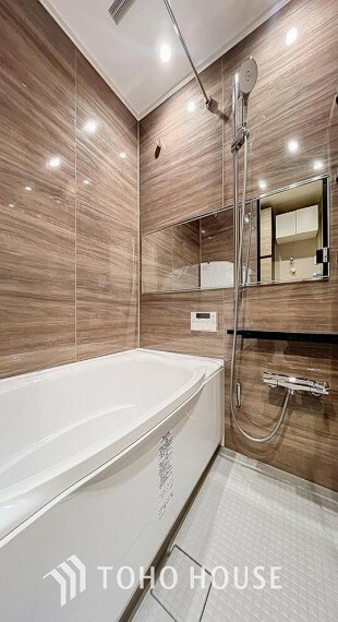 浴室 「リフォーム済・快適バスルーム。」癒しの空間バスルームです。天気に左右されずに洗濯物を乾かせる、浴室乾燥機・オートバス機能付きです。