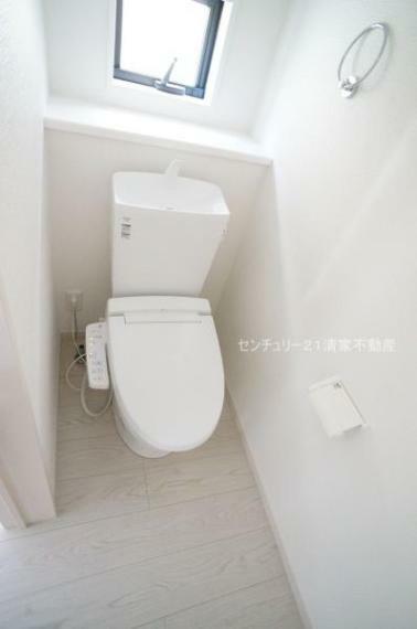 トイレ 1号棟:温水洗浄便座付きトイレ！（2024年04月撮影）