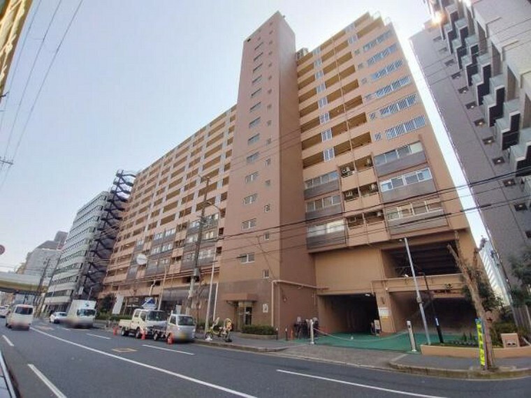 外観写真 大阪メトロ御堂筋線「東三国」駅徒歩4分に立地のマンションです！