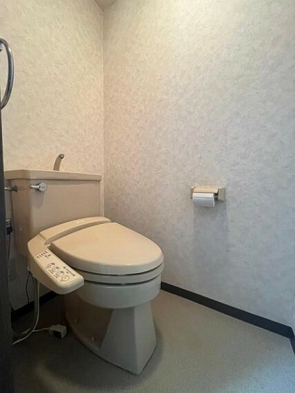 シンプルなデザインのトイレです<BR/>白を基調とした清潔感あふれる空間