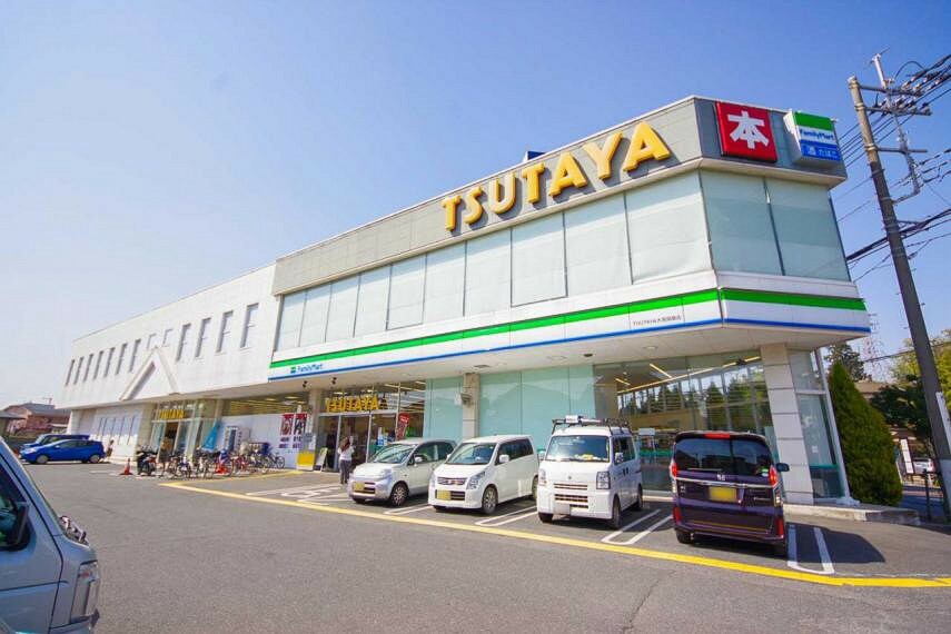 コンビニ ファミリーマート TSUTAYA大宮指扇店（541m）