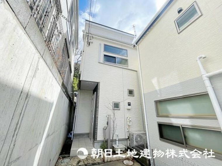 外観写真 落ち着いた外観が周囲の景観と調和し、住まいへの期待を高めます。