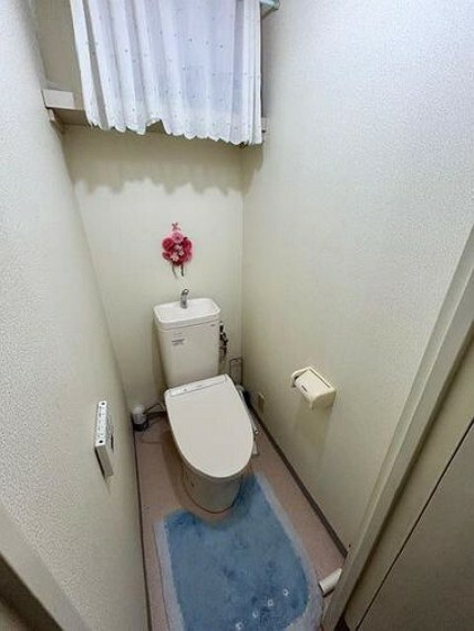 トイレ 温水洗浄便座になってます
