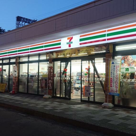 コンビニ セブンイレブン大和鶴間駅西口店438m