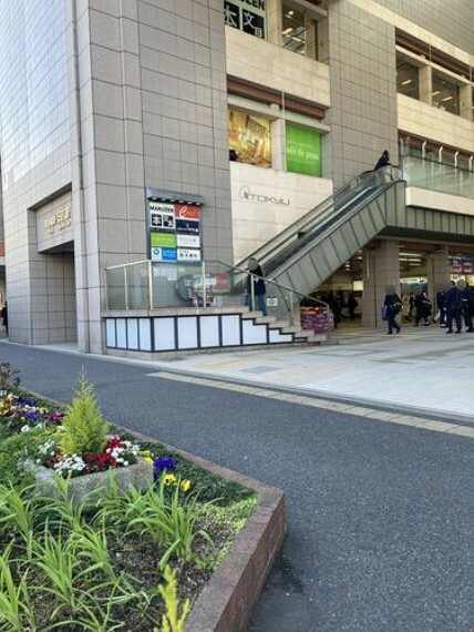 日吉駅（東急東横線/目黒線/新横浜線） 徒歩16分。