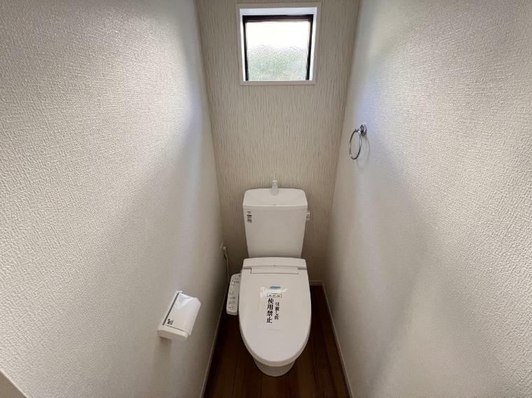 トイレ トイレは各階にご用意。ウォシュレット機能付き（2号棟）