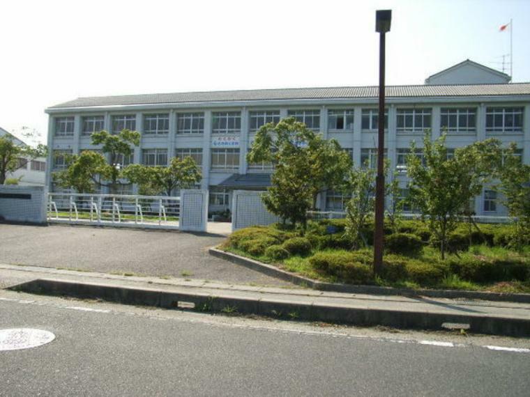 中学校 守山市立明富中学校