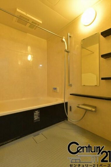 浴室 ■現地撮影写真■ゆったりサイズの浴室で至福のバスタイム！