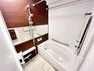 浴室 落ち着いた色合いのバスルームは一日の疲れが取れるリラックス空間です。
